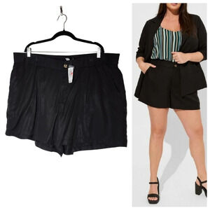 NWT Torrid Linen Lyocell Black Short Stretch Waist Women's plus size 24